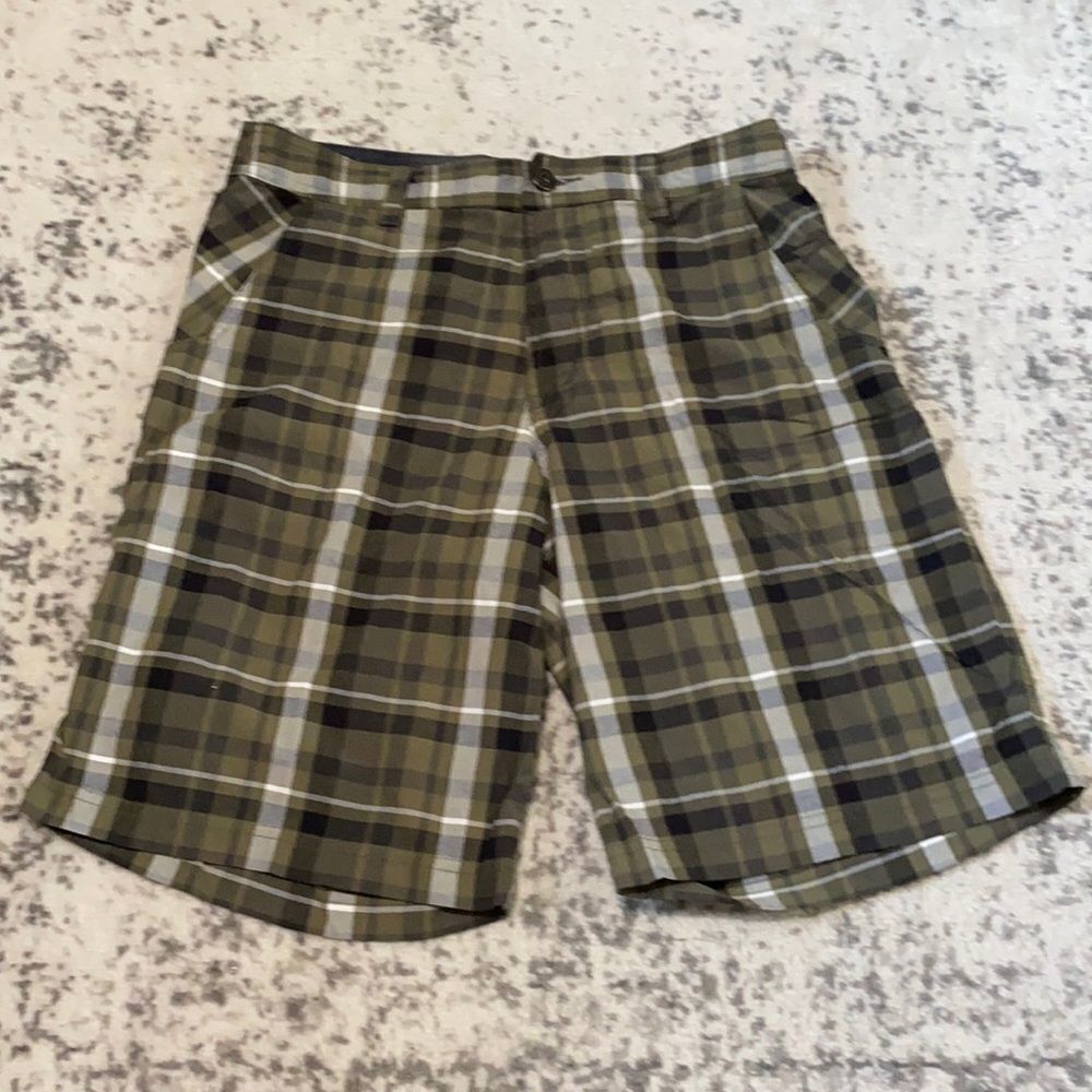 Lululemon Plaid Gingham Golf casual Shorts size 34 EUC
